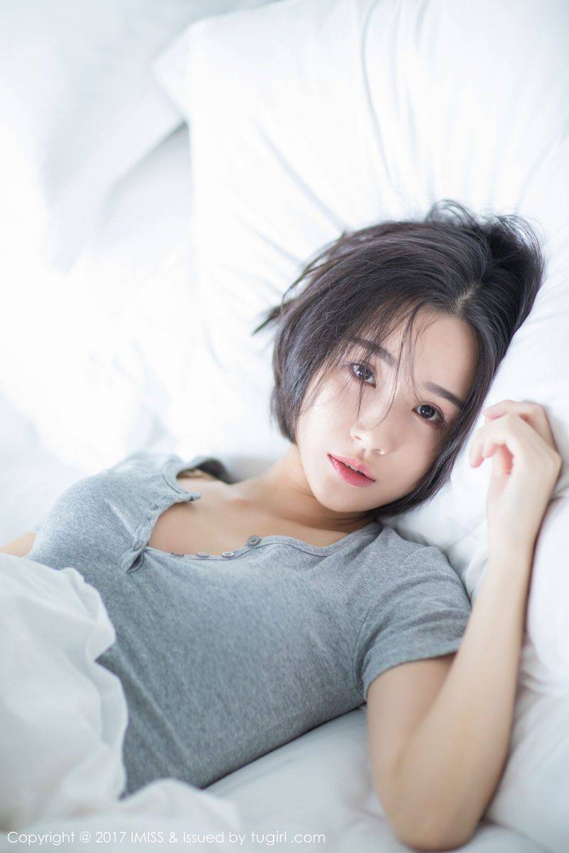 爱蜜社新人美女模特莉雅Livia水润清新诗情画意养眼写真-2