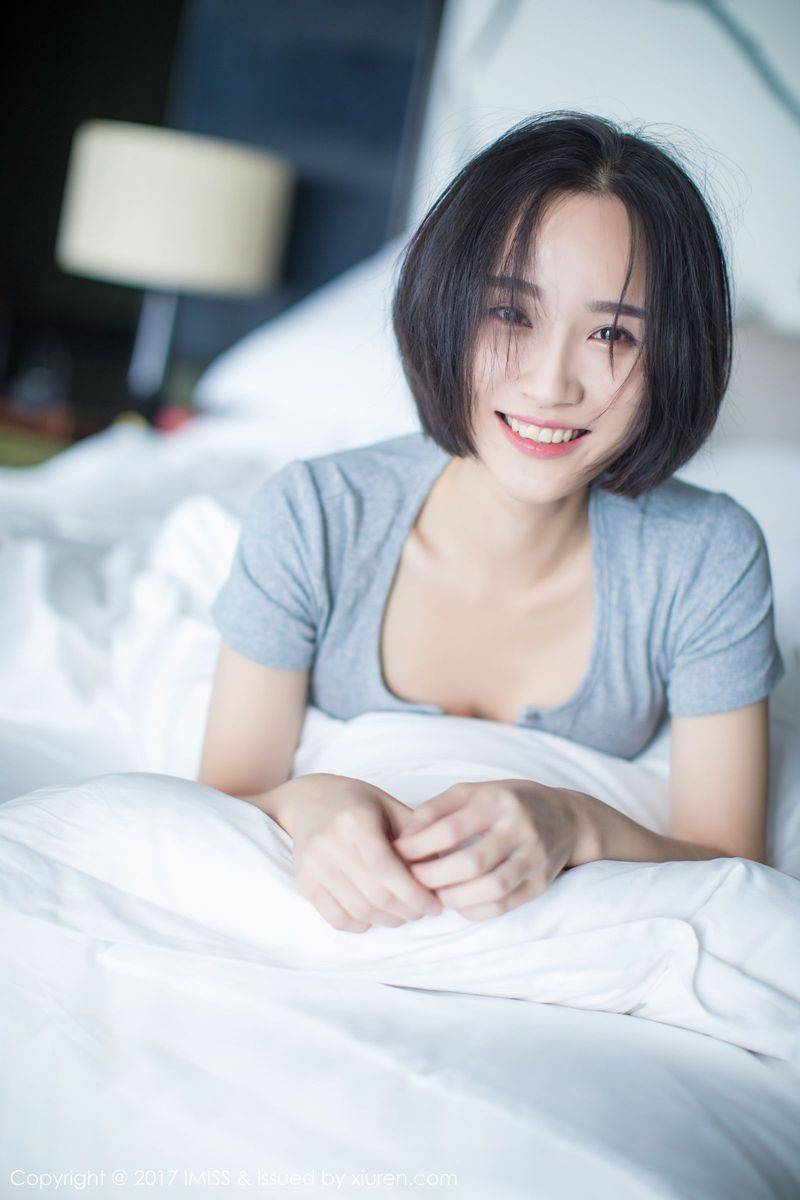 爱蜜社新人美女模特莉雅Livia水润清新诗情画意养眼写真-9