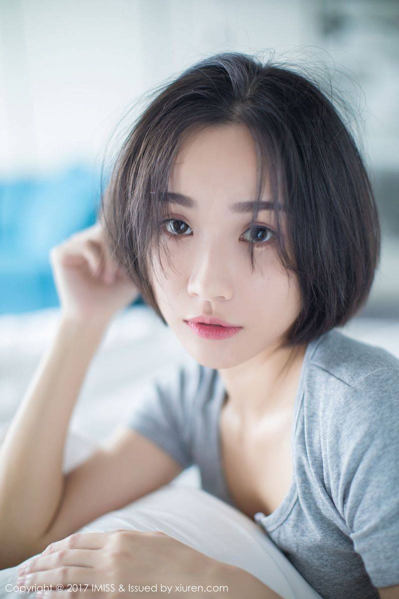 爱蜜社新人美女模特莉雅Livia水润清新诗情画意养眼写真-8