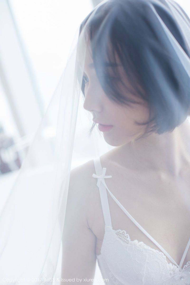 爱蜜社新人美女模特莉雅Livia水润清新诗情画意养眼写真-22