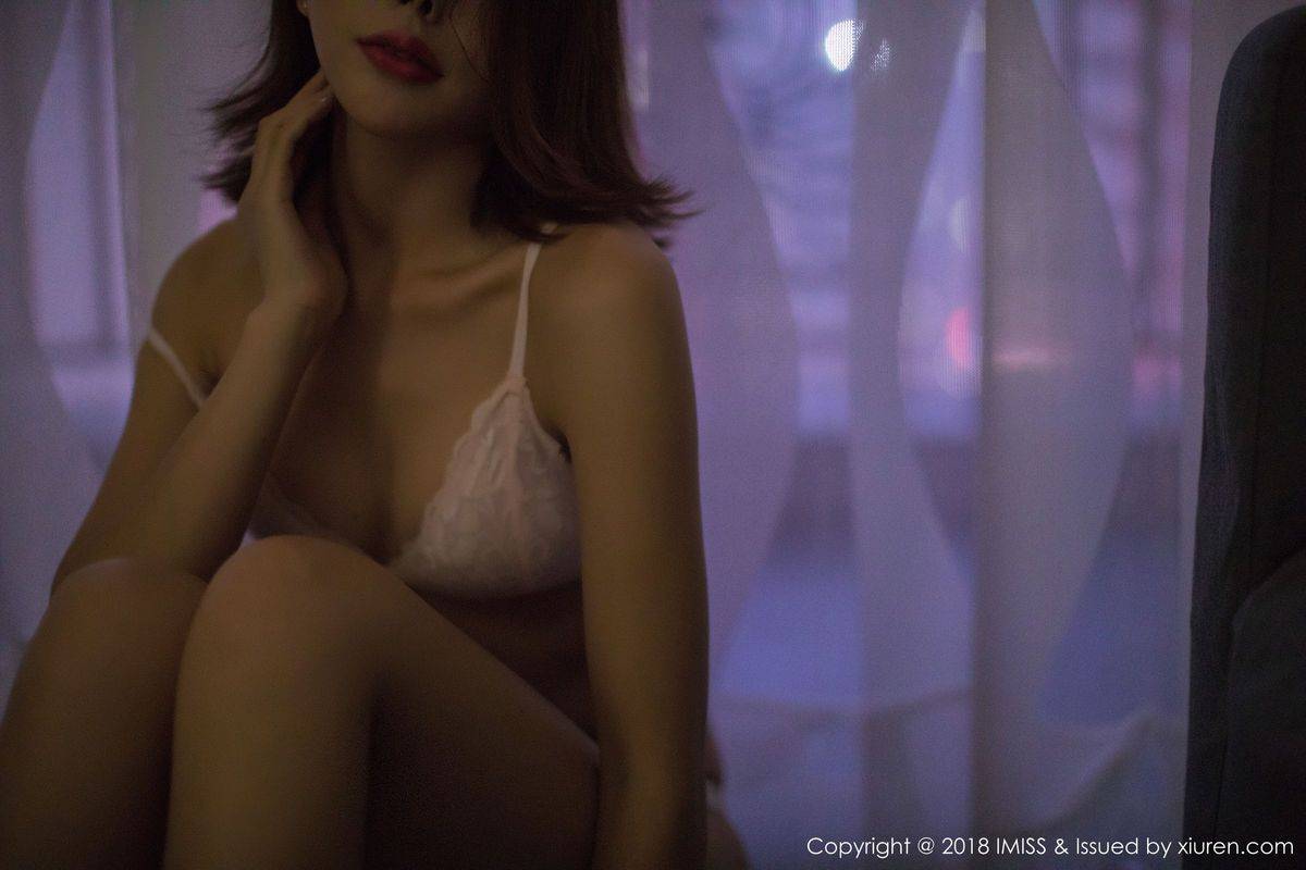 爱蜜社高挑美女Savina修长美腿蕾丝内衣诱惑丝袜控美图-30