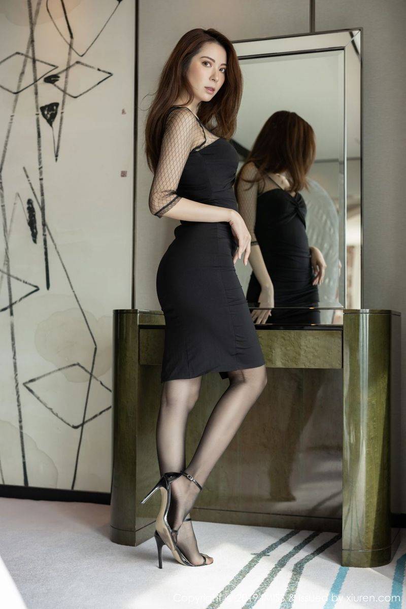 爱蜜社气质女神陈良玲carry旗袍黑丝美腿蕾丝内衣诱惑写真-6