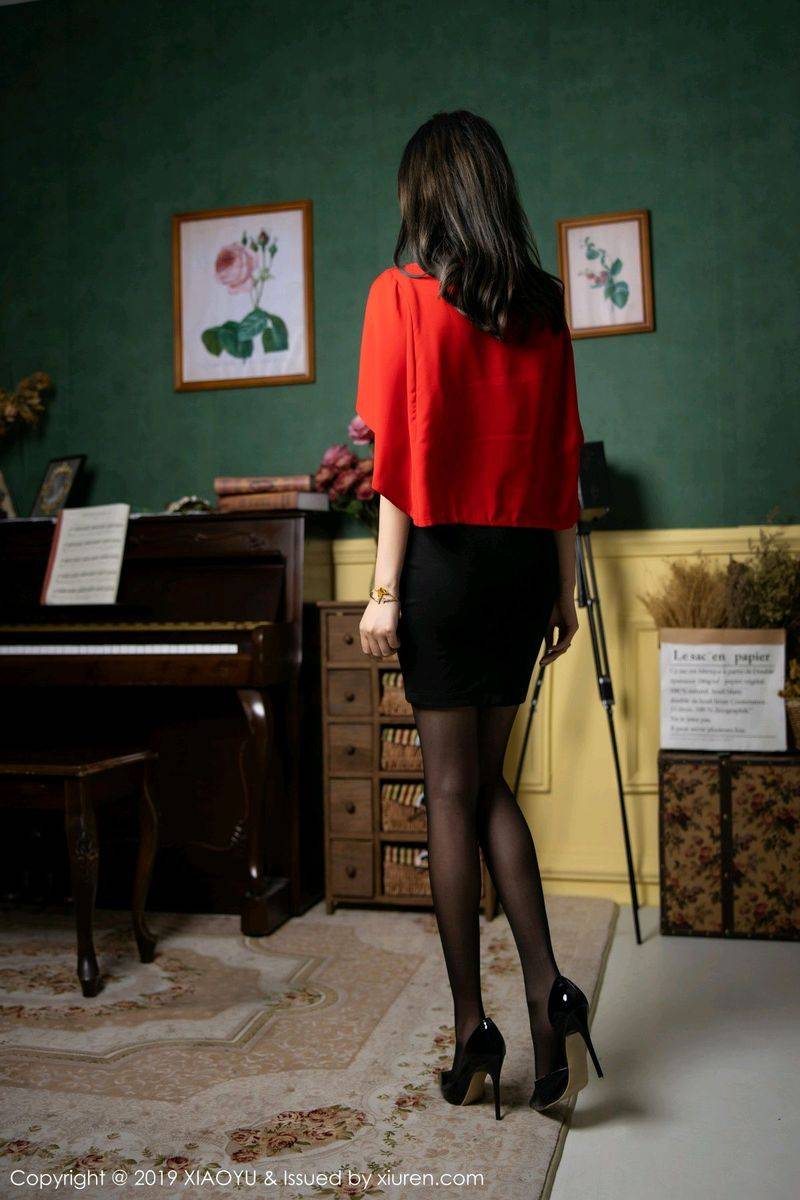 语画界性感女神杨晨晨sugar黑丝美腿翘臀高跟鞋气质写真-15