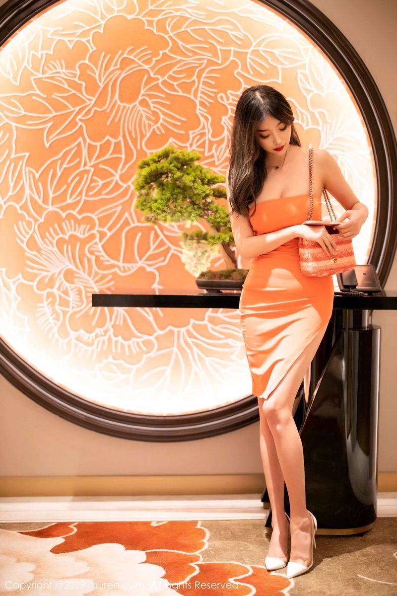 语画界性感女神杨晨晨sugar优雅吊裙丝袜美腿精致气质写真-51