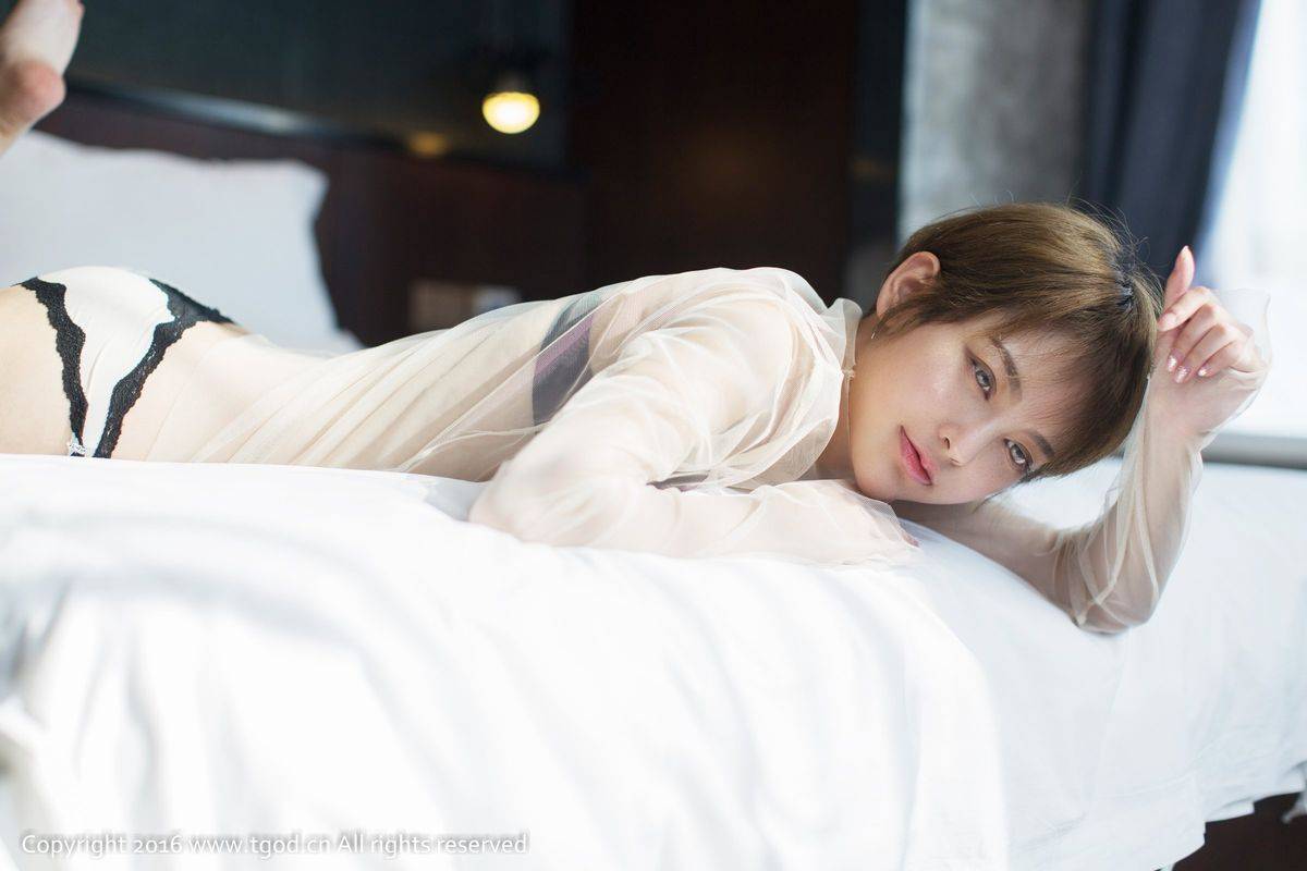 尤蜜荟性感女神lynne黎茉透视薄纱内衣诱惑家居意境写真-32