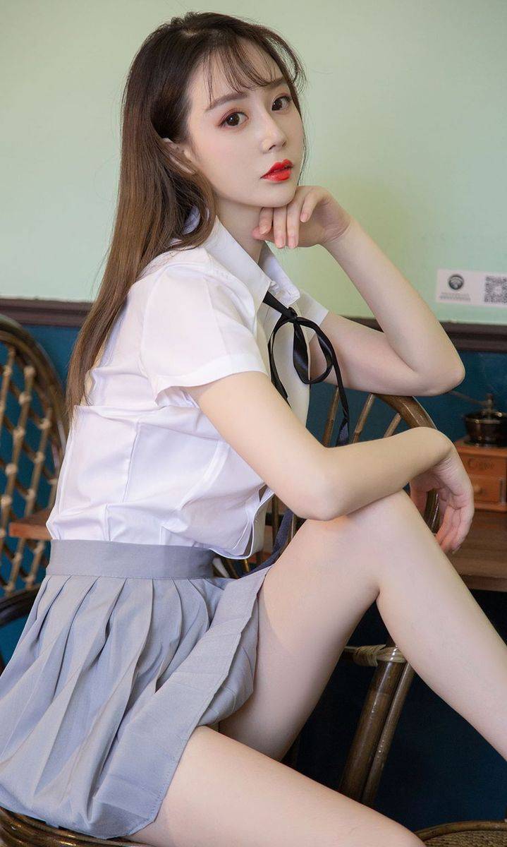 尤果网美女模特徐肉肉清新校服牛仔热裤修长美腿性感写真-24