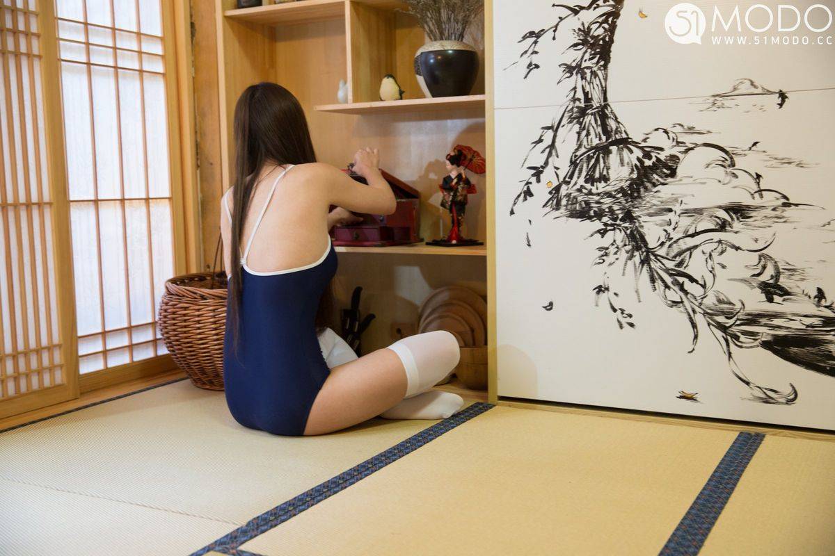 51MODO女神美腿杂志模特龚诗雯童颜巨乳开胸泳衣比基尼美图-58