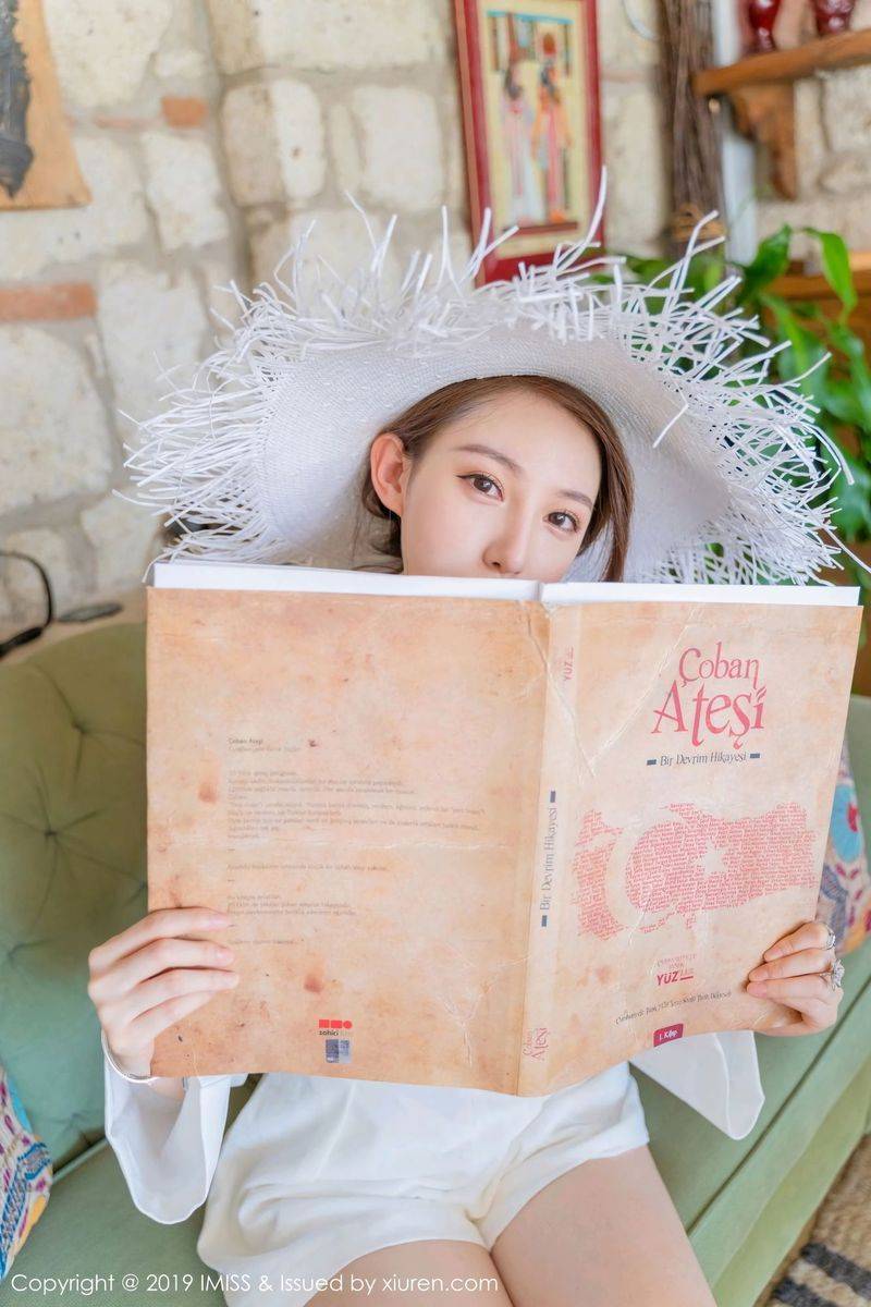 爱蜜社气质美女刘奕宁Lynn修长美腿户外比基尼土耳其旅拍-16