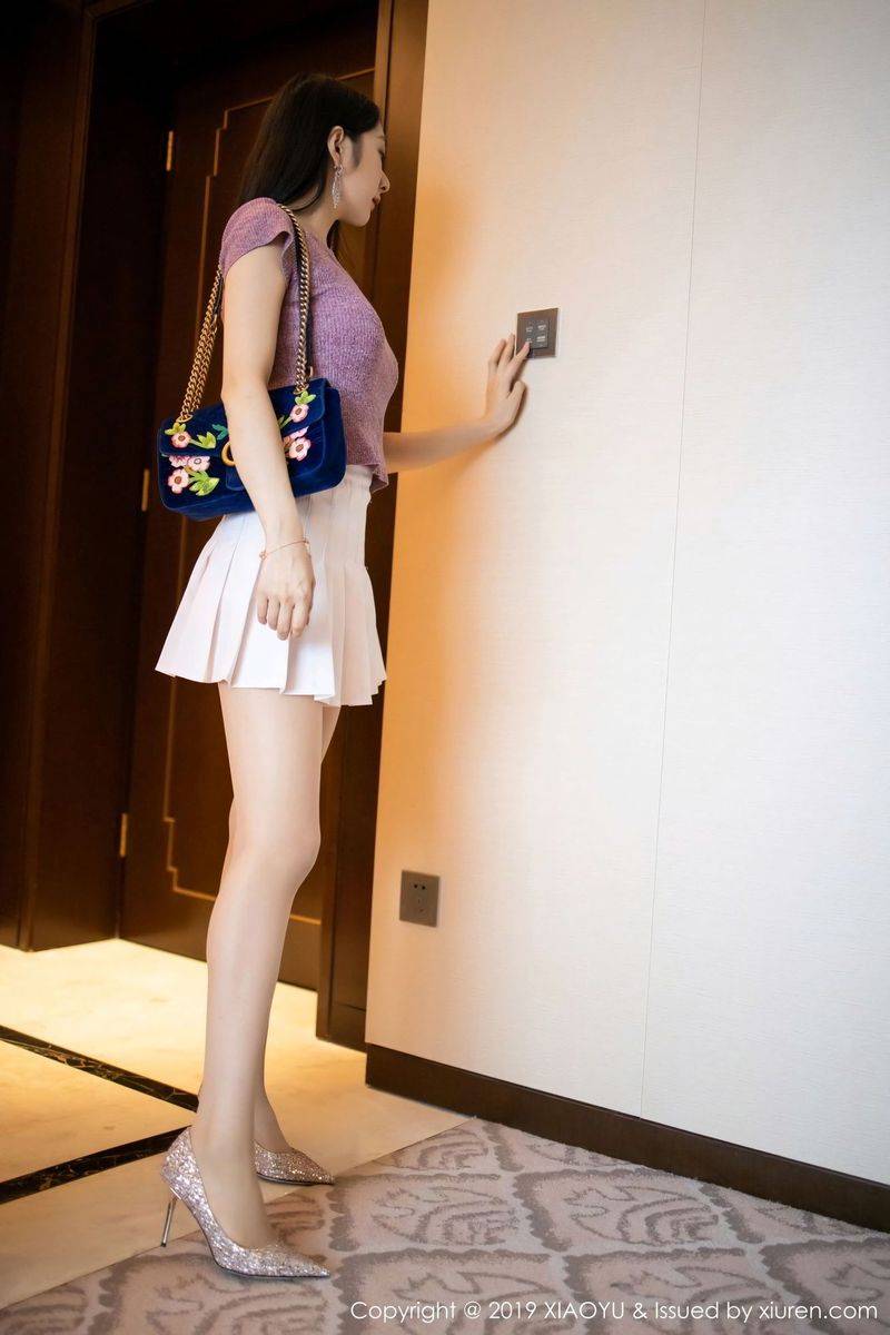 语画界性感女神小热巴Angela芊芊美腿曼妙身材翘臀诱惑写真-9