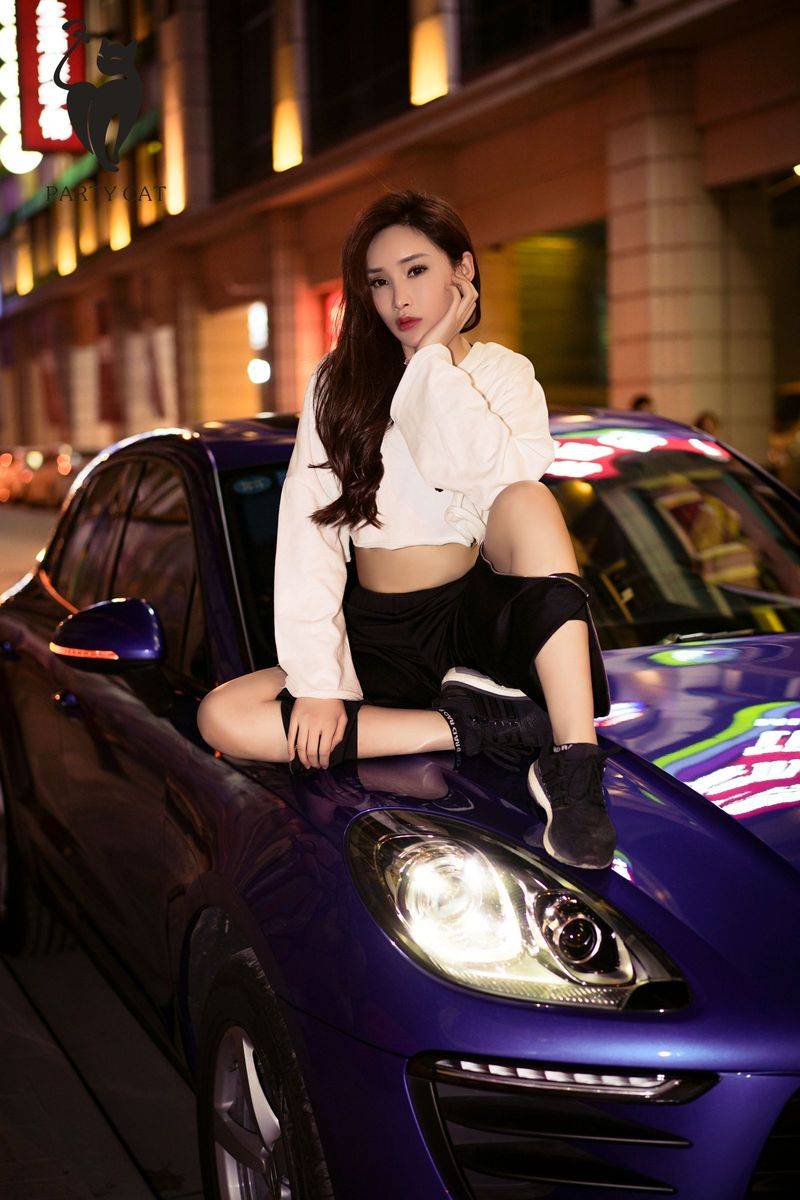PartyCat轰趴猫性感女神周妍希黑丝美腿环肥燕瘦主题写真-19
