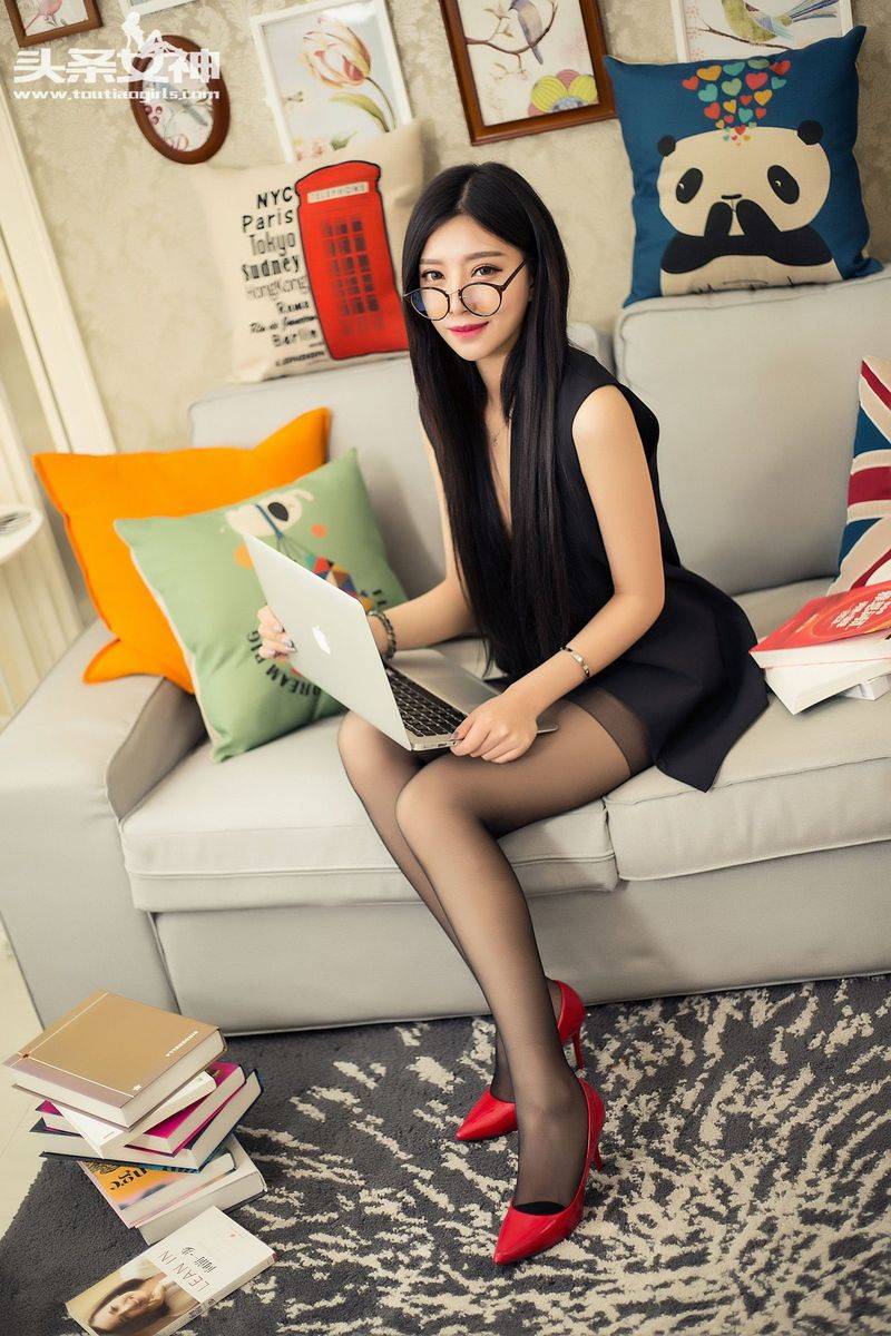 头条女神油画系小师妹flowers梵梵黑丝美腿大尺度魅惑写真-26