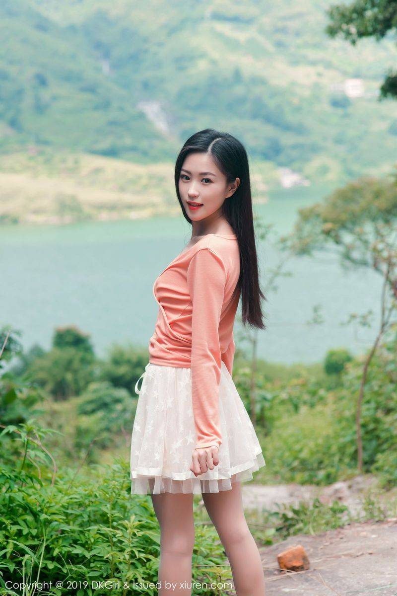 御女郎新人妹子小子怡Alice户外露天车拍系列首套性感写真-11