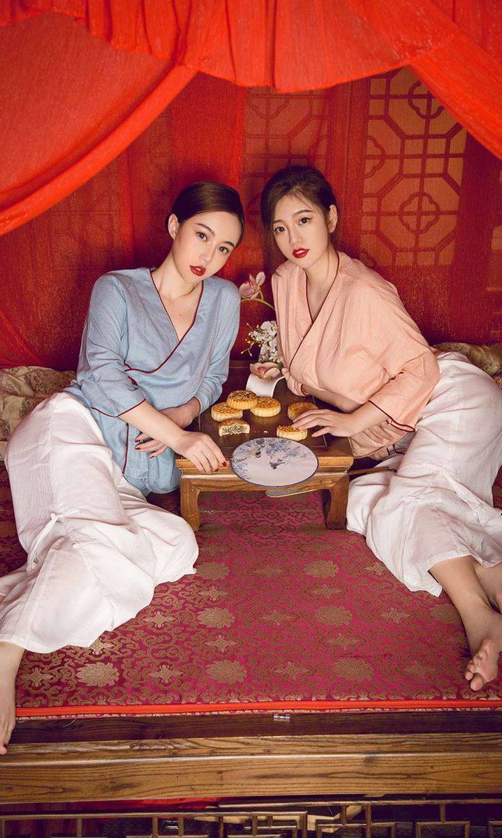 尤果网性感姐妹花孟十朵&刘邦妮中秋主题美胸长腿赏心悦慕-24
