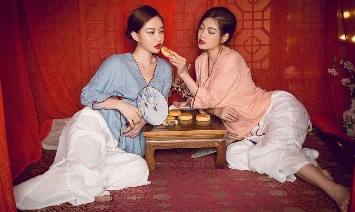 尤果网性感姐妹花孟十朵&刘邦妮中秋主题美胸长腿赏心悦慕-35