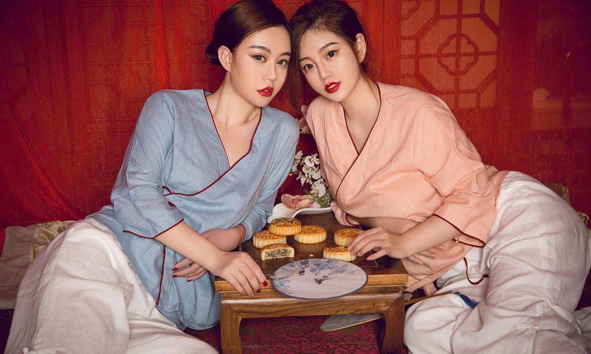 尤果网性感姐妹花孟十朵&刘邦妮中秋主题美胸长腿赏心悦慕-34