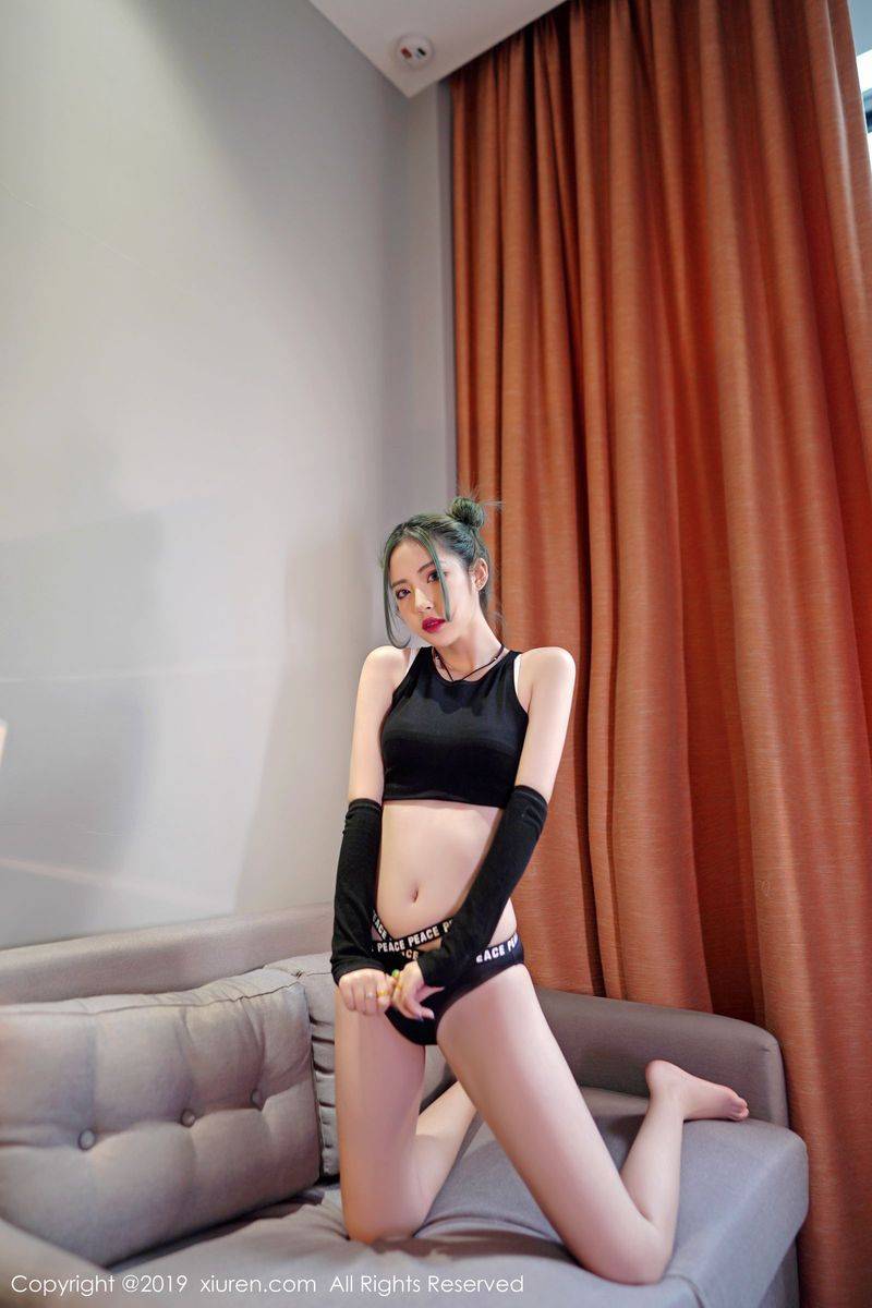 秀人网性感女神小樱和清秀容颜曼妙身材修长美腿冷艳写真-35