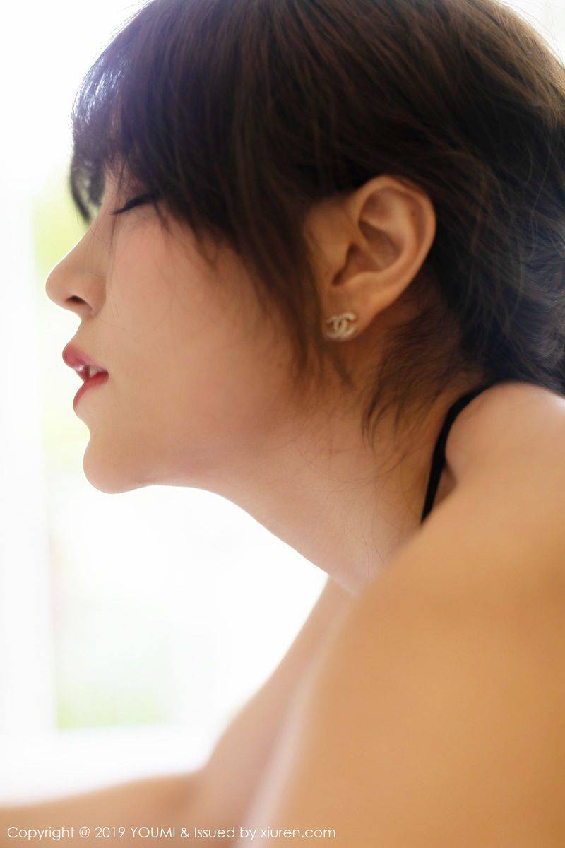 尤蜜荟性感女神王雨纯雪白肌肤艳红色内衣诱惑富国岛旅拍-15