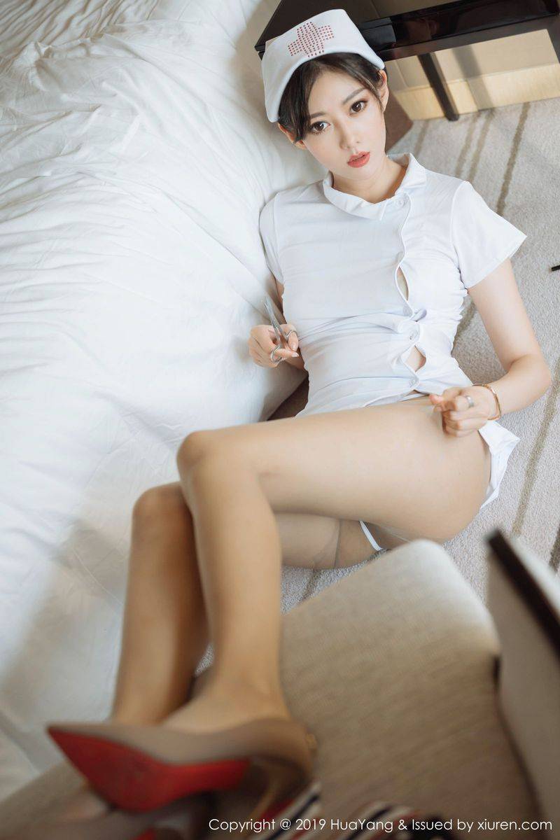 花漾写真性感女神付艺轩Renee护士装制服丝袜魅惑福利套图-4