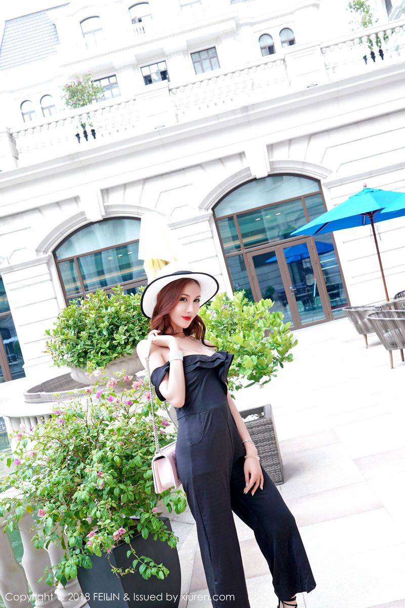 嗲囡囡性感女神曼苏拉娜胶带遮胸娇羞含情大尺度完美写真-2