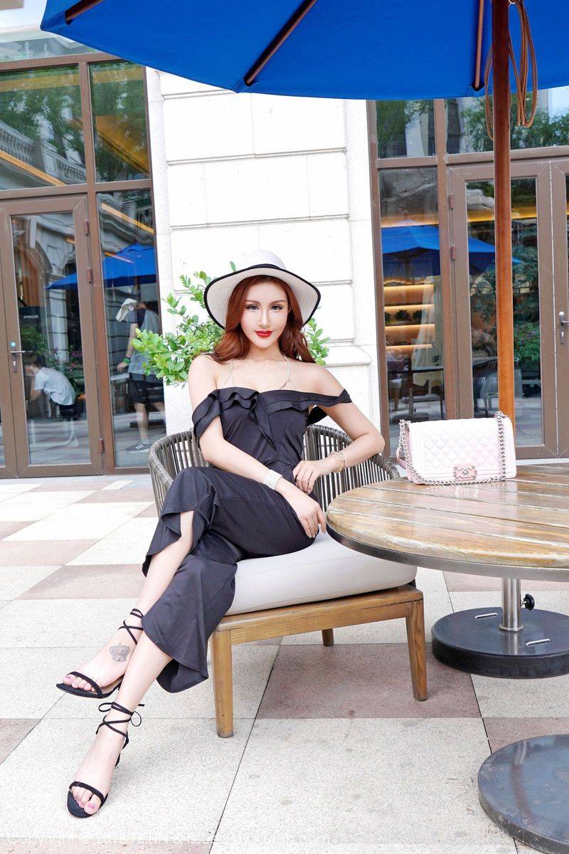 嗲囡囡性感女神曼苏拉娜胶带遮胸娇羞含情大尺度完美写真-8