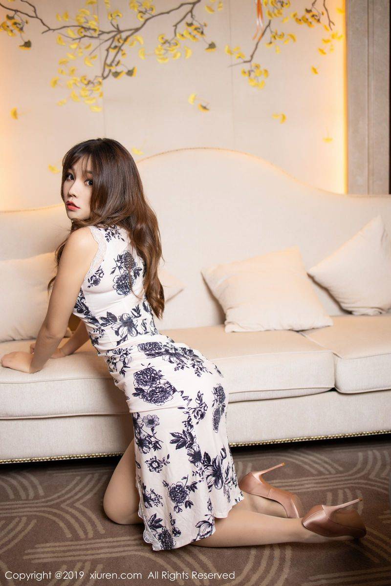 秀人网性感女神芝芝Booty韵味旗袍丝袜美腿内衣诱惑如花写真-23