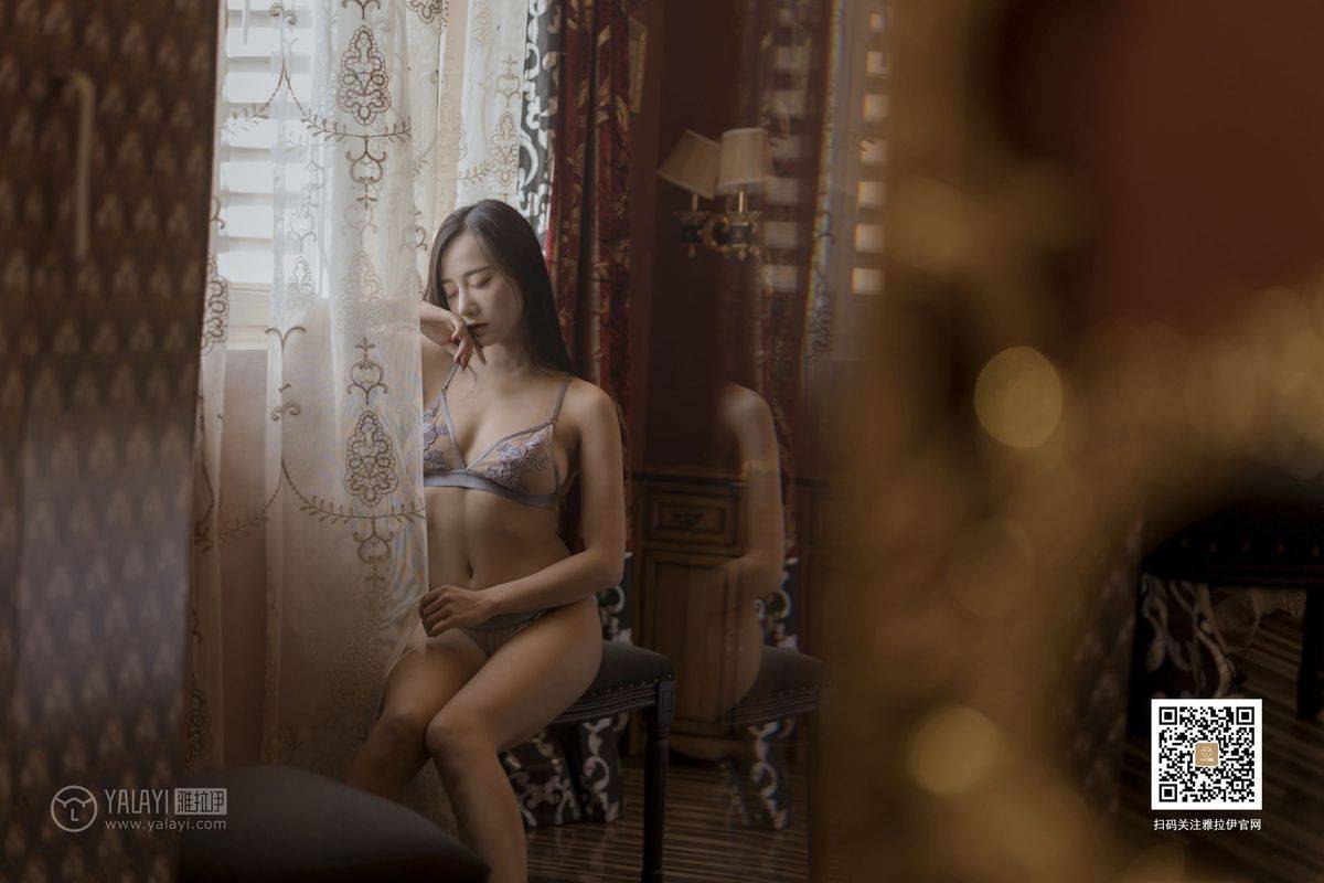 YALAYI雅拉伊美女模特何嘉颖情趣内衣室内私房迷恋性感写真-44