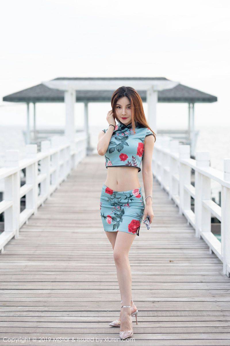 魅妍社美女模特沈佳熹旗袍装扮修长美腿超短裙仙本那旅拍-5