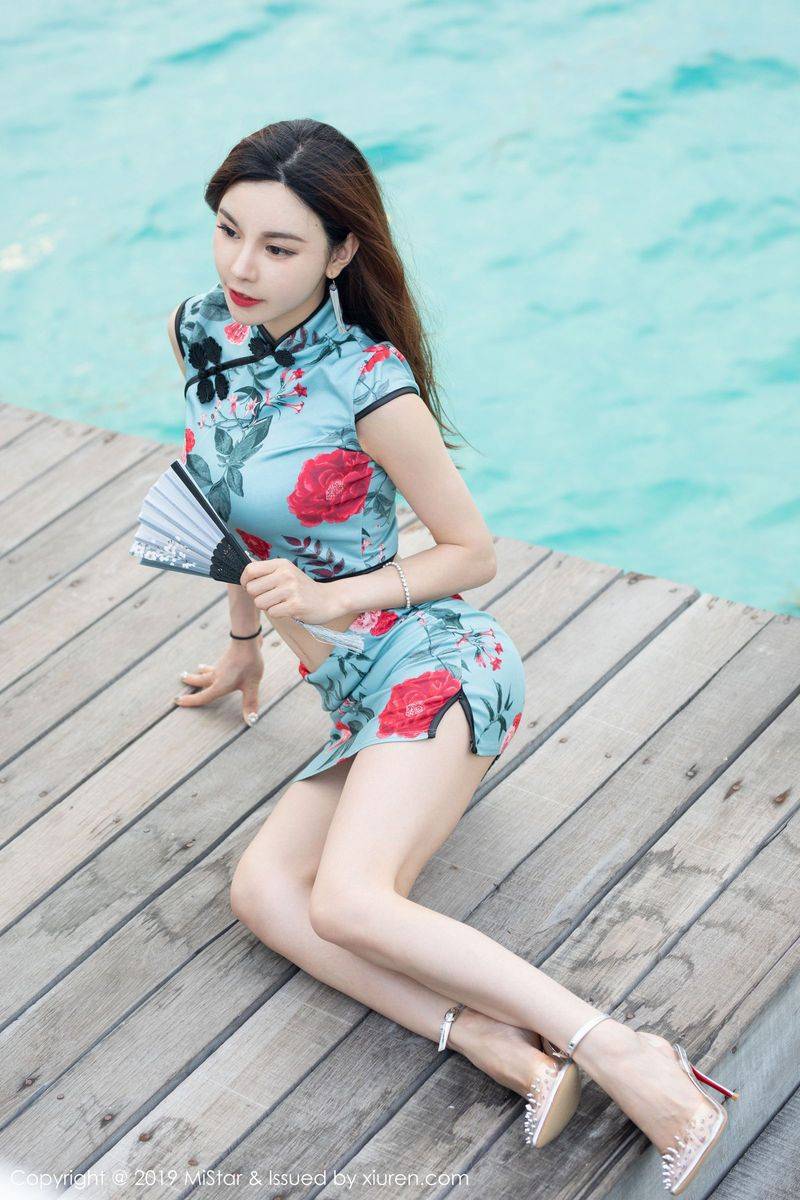 魅妍社美女模特沈佳熹旗袍装扮修长美腿超短裙仙本那旅拍-25