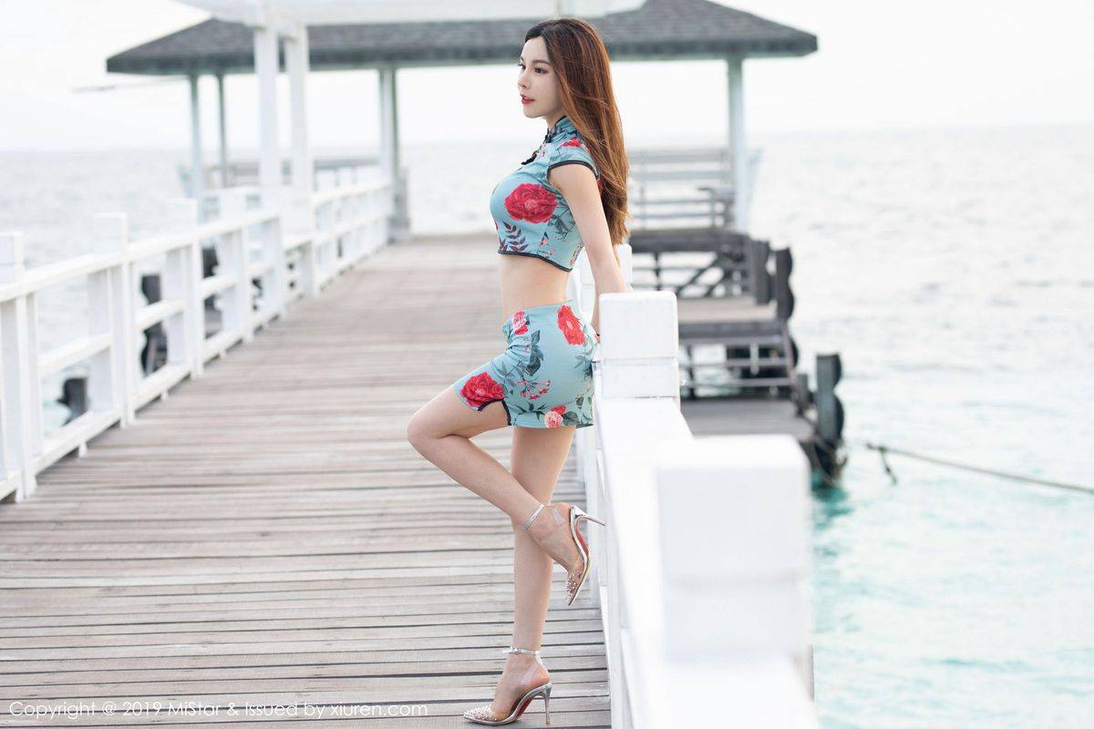 魅妍社美女模特沈佳熹旗袍装扮修长美腿超短裙仙本那旅拍-33