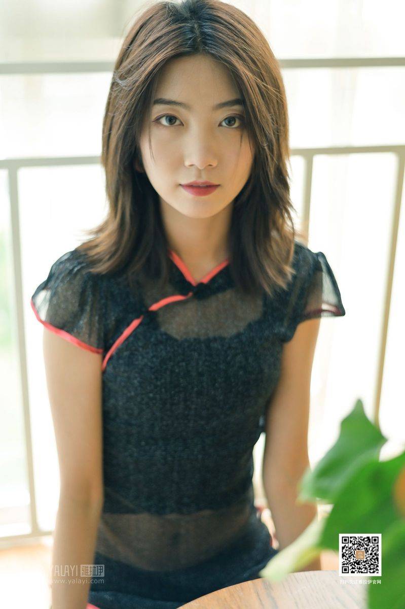 YALAYI雅拉伊音乐系清纯美女纹纹W黑丝美腿透视旗袍性感套图-8
