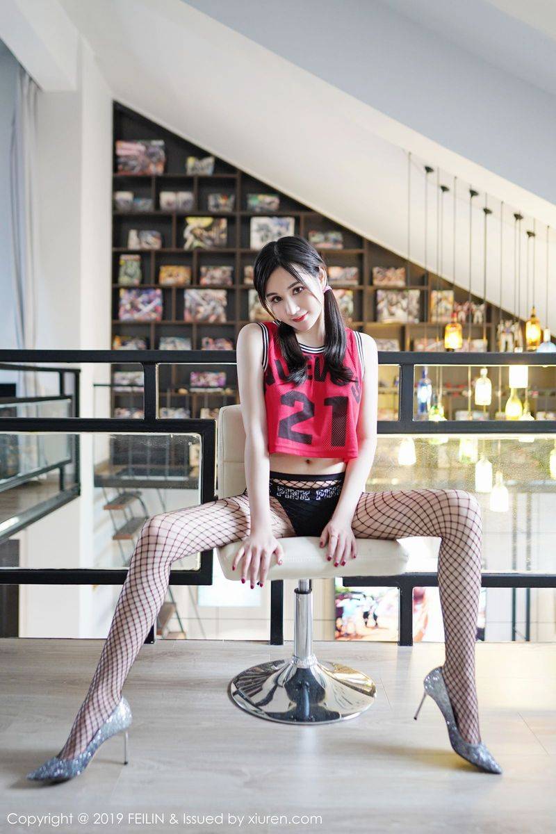 嗲囡囡美女模特Miki米雪儿黑丝网袜粉色情趣内衣性感写真-26