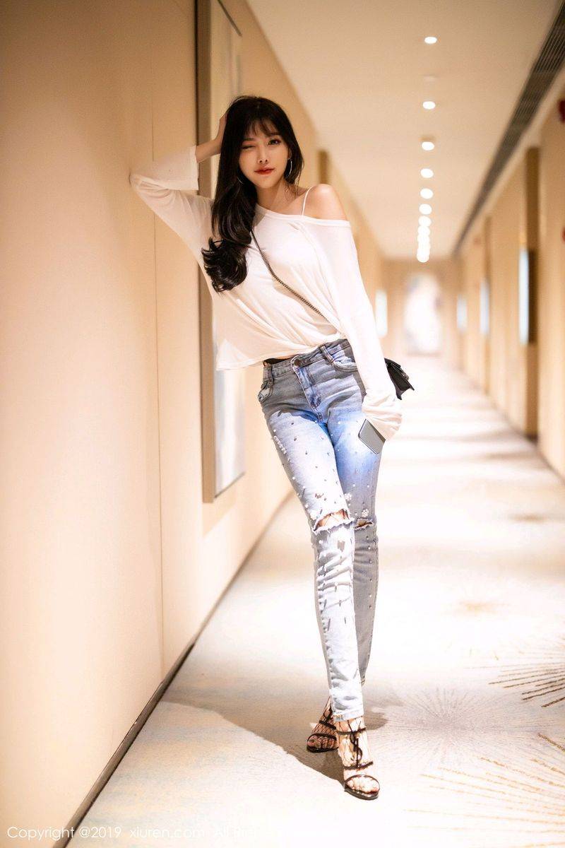 秀人网性感女神杨晨晨sugar丝袜美腿女秘书装扮情节剧情写真-14