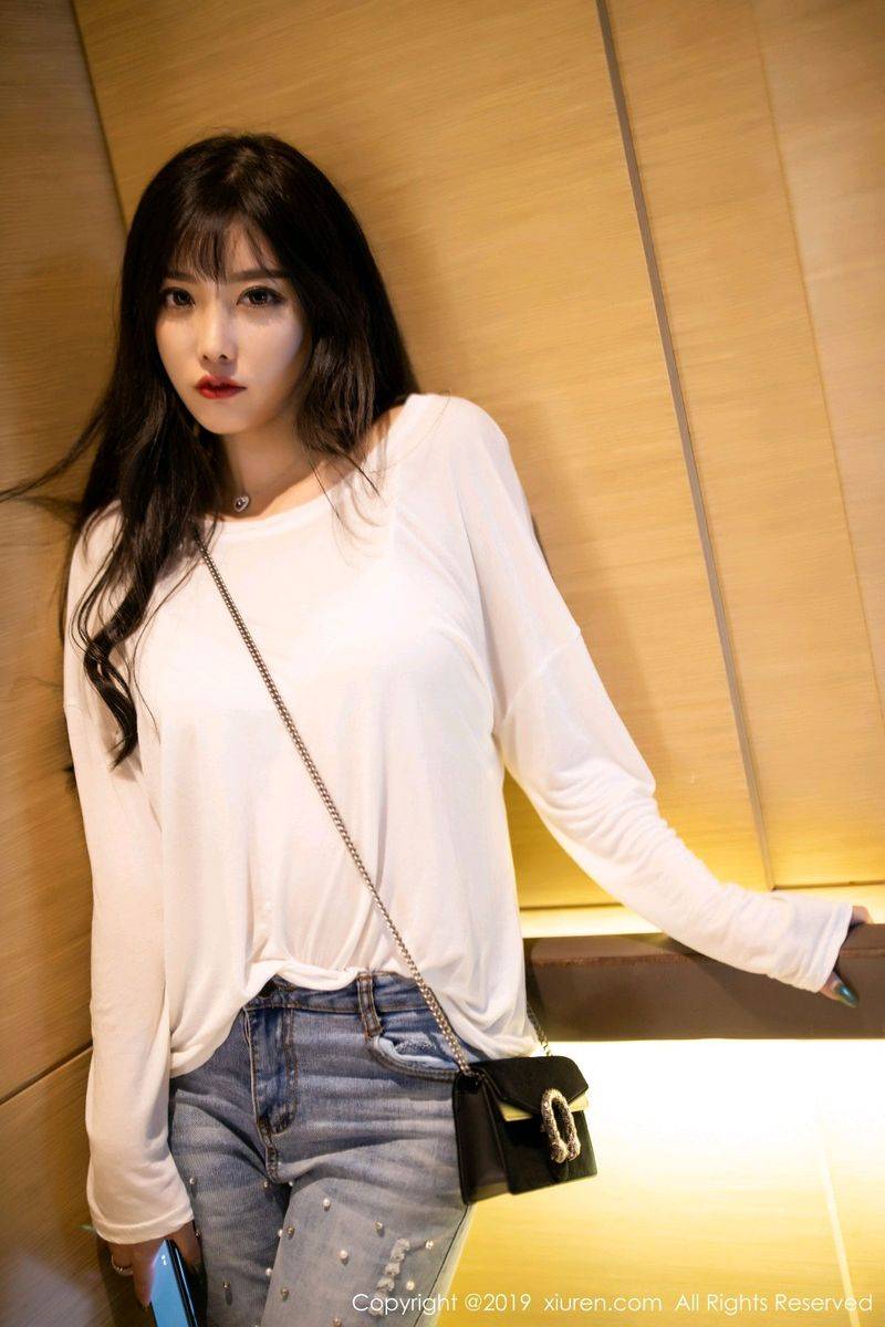 秀人网性感女神杨晨晨sugar丝袜美腿女秘书装扮情节剧情写真-10