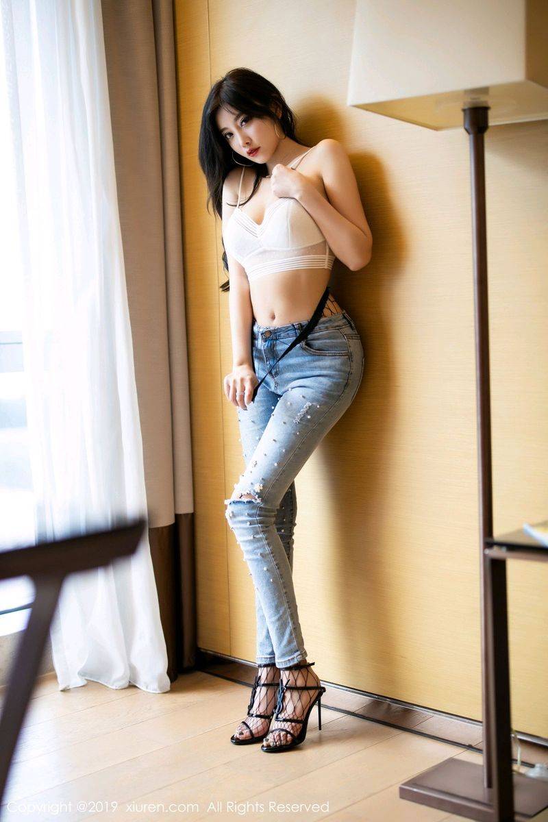 秀人网性感女神杨晨晨sugar丝袜美腿女秘书装扮情节剧情写真-39