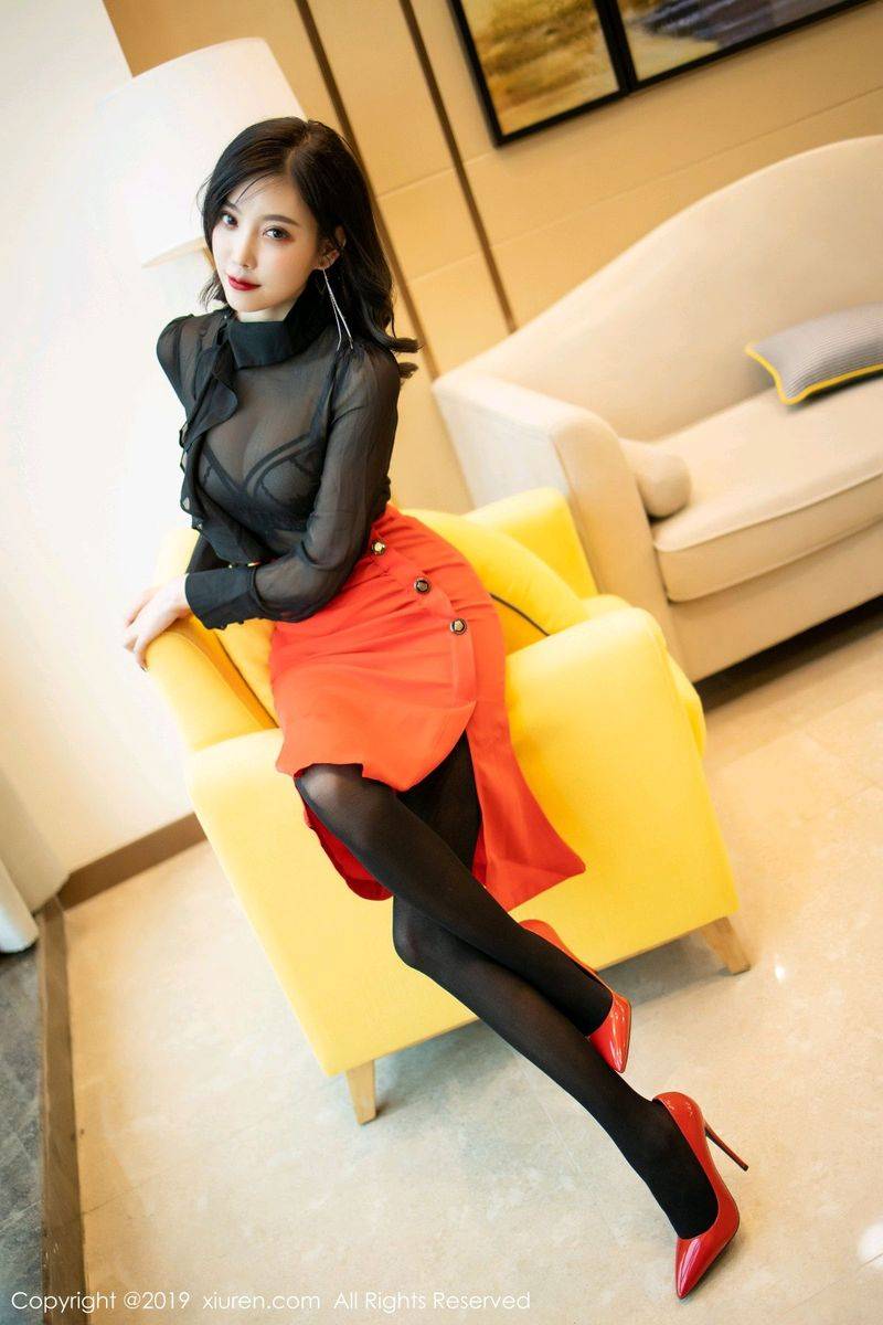 秀人网性感女神杨晨晨sugar黑丝美腿透视内衣诱惑套图-2