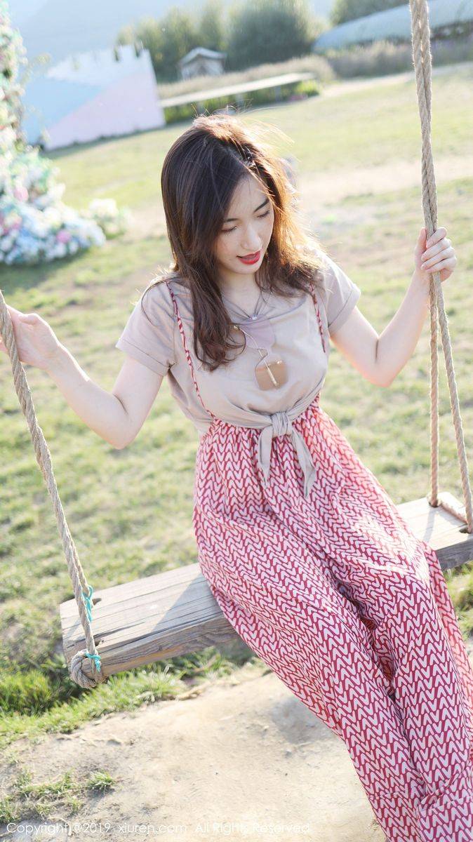 秀人网美女模特艺儿拿铁室外清新甜美风格系列气质写真-20