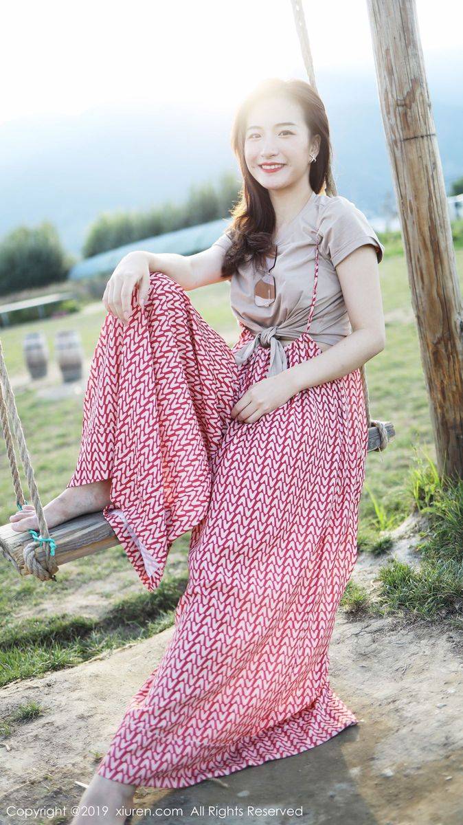 秀人网美女模特艺儿拿铁室外清新甜美风格系列气质写真-29