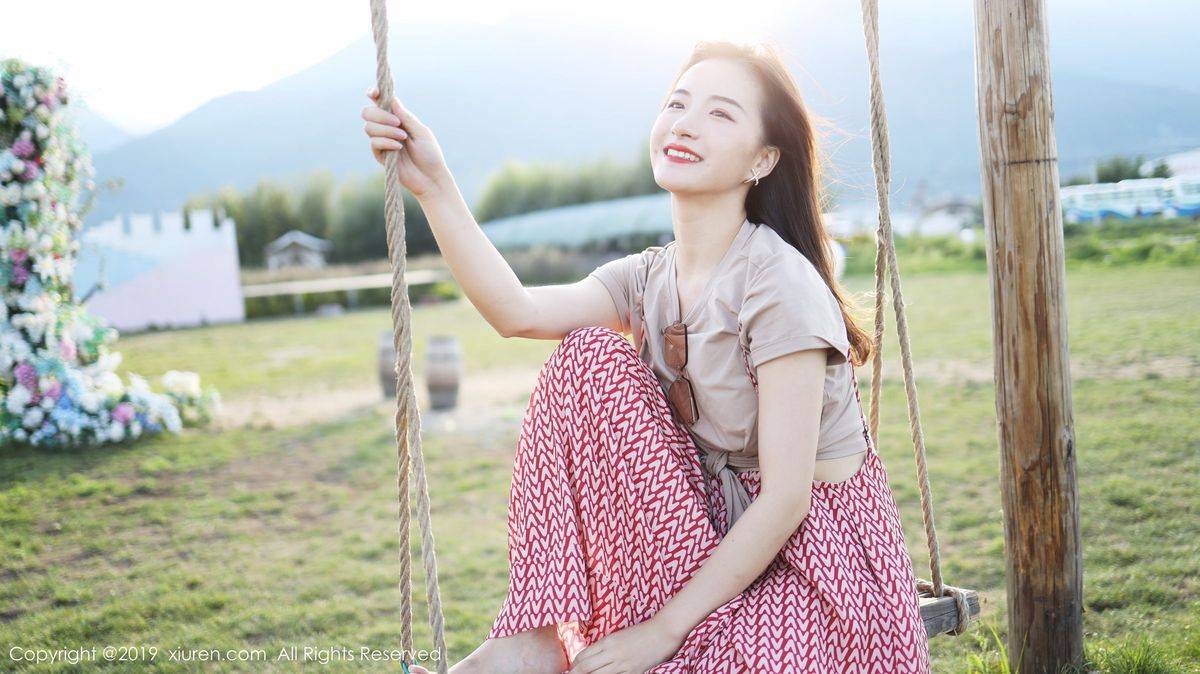 秀人网美女模特艺儿拿铁室外清新甜美风格系列气质写真-58