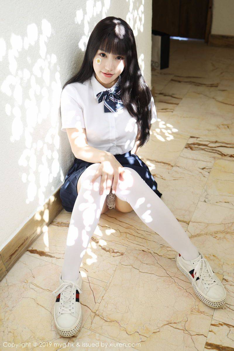 美媛馆性感女神Barbie可儿户外学院风学生装系列大理旅拍-5