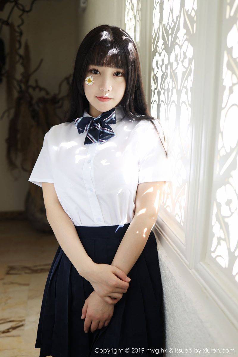 美媛馆性感女神Barbie可儿户外学院风学生装系列大理旅拍-6