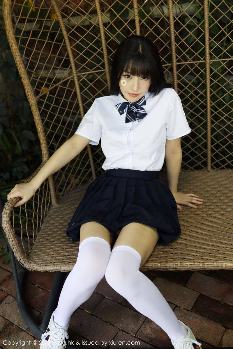 美媛馆性感女神Barbie可儿户外学院风学生装系列大理旅拍-23