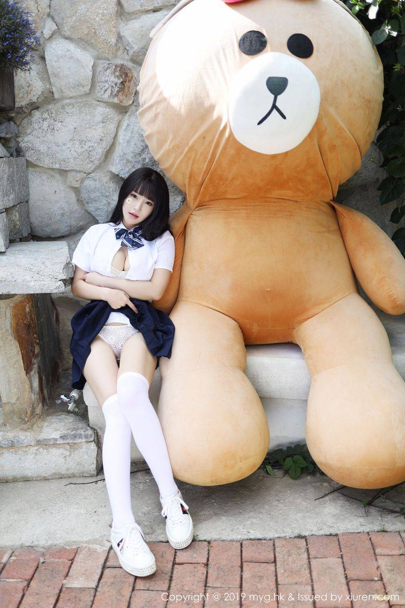 美媛馆性感女神Barbie可儿户外学院风学生装系列大理旅拍-26