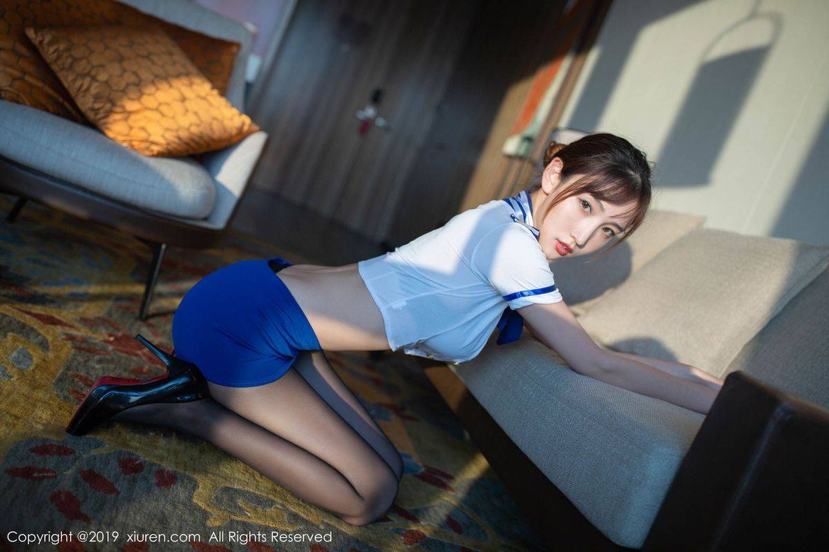 秀人网美女模特陆萱萱黑丝美腿空姐制服职业装扮性感美图-42