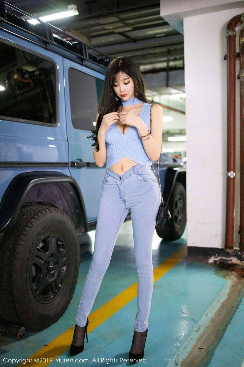 秀人网性感女神杨晨晨sugar牛仔长裤黑丝美腿剧情版系列写真