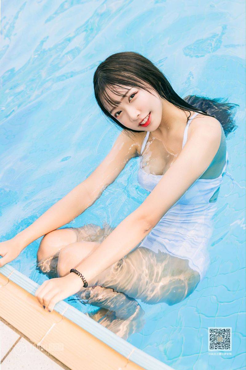 YALAYI雅拉伊美女模特阿禾泳池比基尼湿身诱惑夏日回忆写真-27