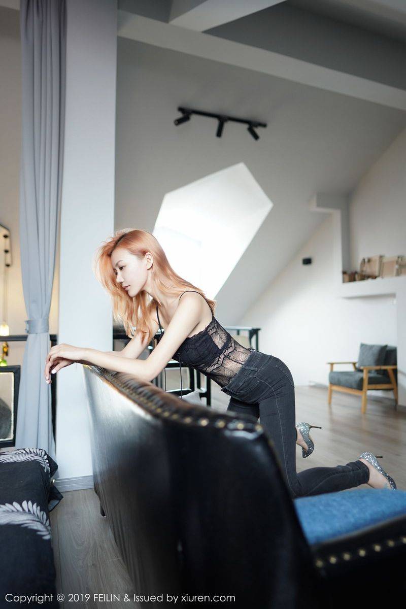 嗲囡囡美女模特爱丽儿牛仔长裤健美身材无可挑剔私房写真-38