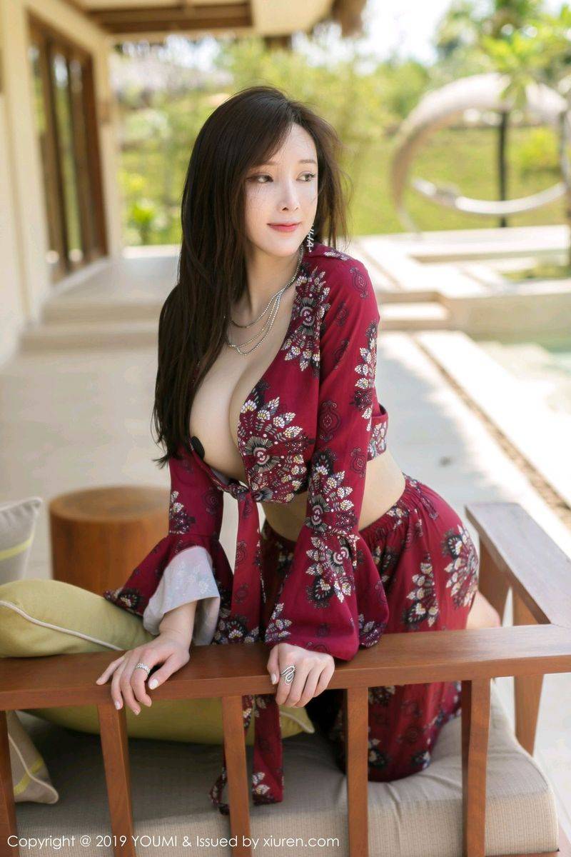 尤蜜荟性感女神周妍希猩红高开长裙爆乳美腿户外诱惑写真-53