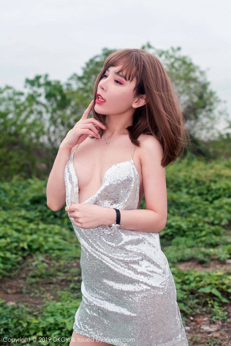 御女郎性感女神艾小青户外吊带长裙丝袜美腿露天诱惑外拍-5