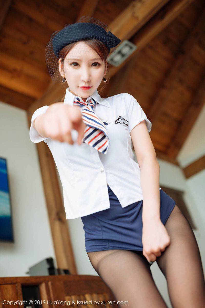 花漾写真性感女神周于希Sandy空姐制服&肉质丝袜视觉写真-25