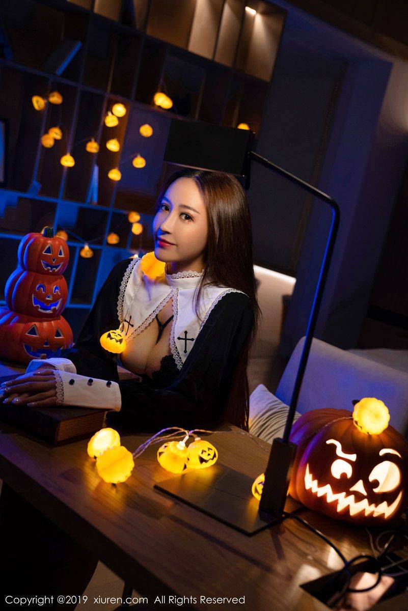 秀人网美女模特周井空波涛胸涌惹火迷人制服诱惑首套写真-4